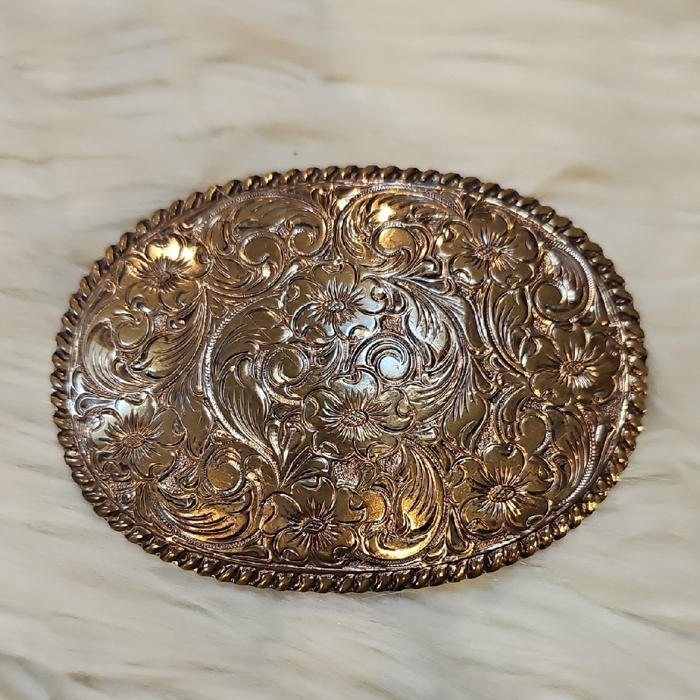 Elegant Floral Engraved Belt Buckle